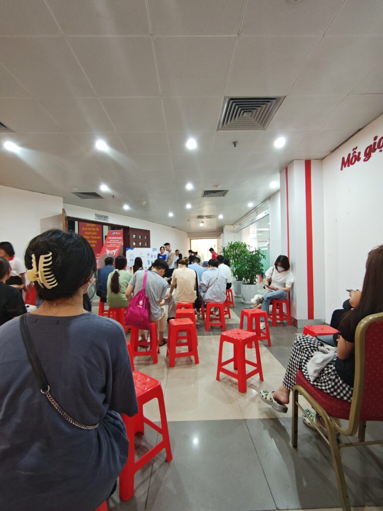 Khu vực ngồi đợi đến lượt vào phòng hiến máu